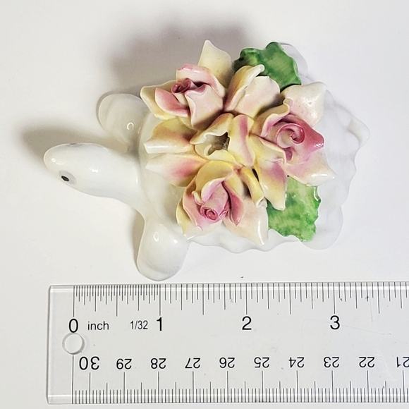 Vintage Raybur Staffordshire England Bone China Figurine Turtle with Roses EUC - Picture 8 of 10